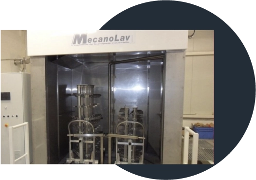 Parts washer for aeronautical components