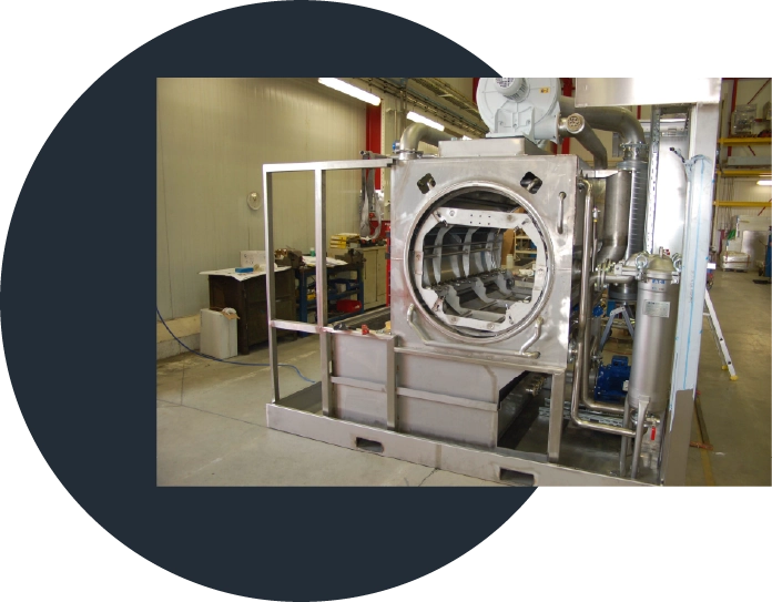 Tunnel Type Entry and Exit for Continuous Cleaning of Large Components