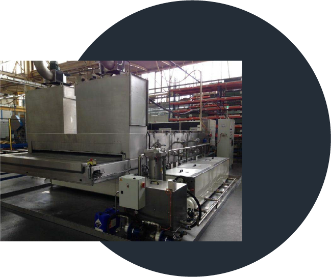 Tunnel-type washer for degreasing metal parts in large series